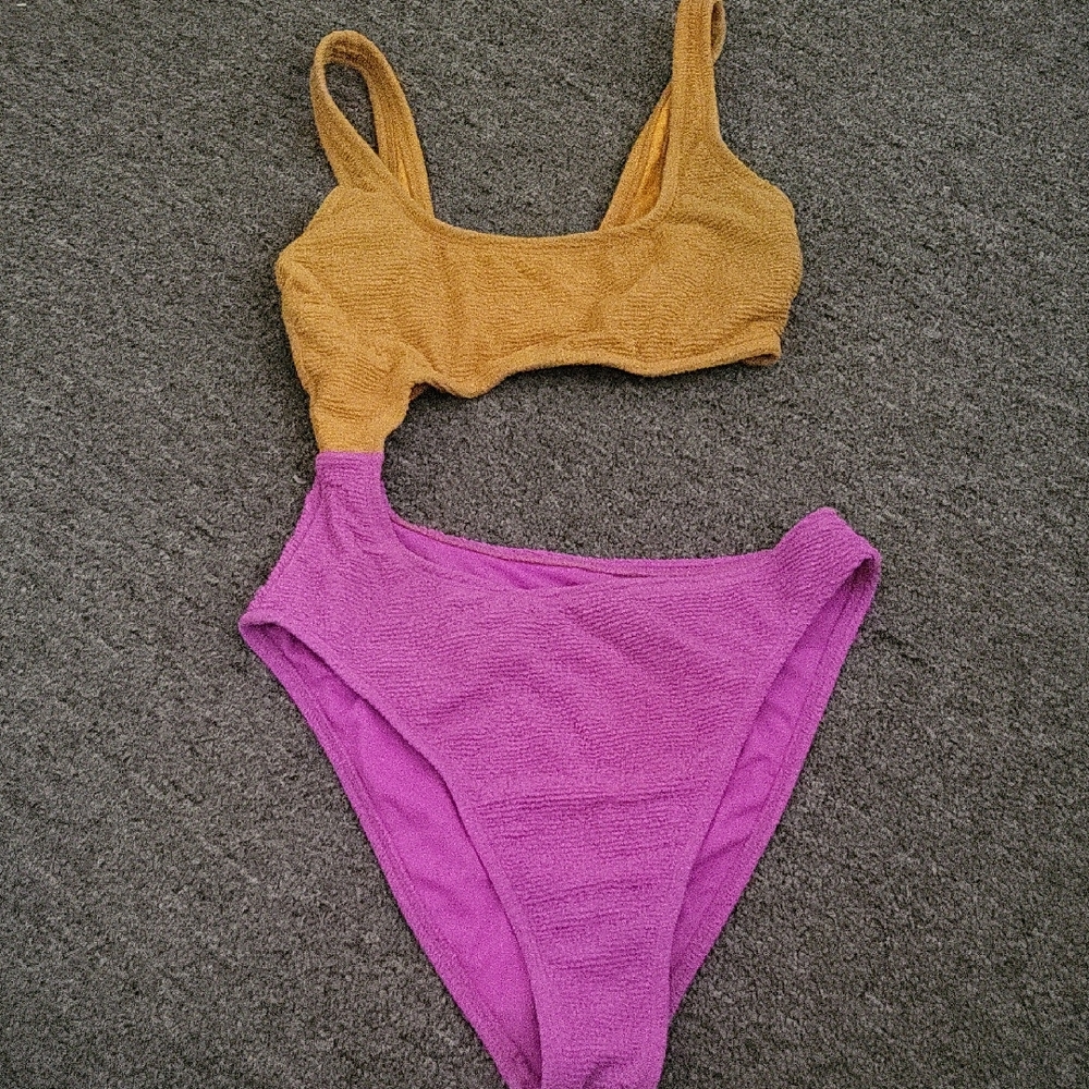 Wild Fable Yellow and Pink